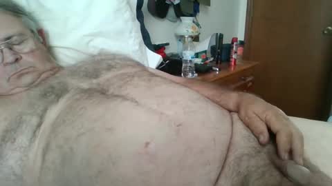 Snapshot of slippery_duck chatting on 10.11.25 slippery_duck online show from 10.11.25