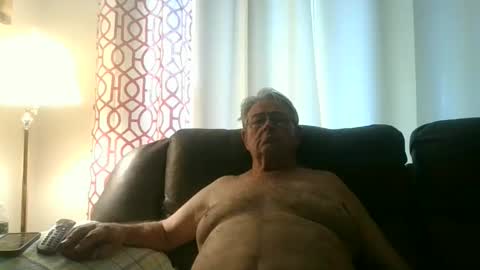 Snapshot of slippery_duck chatting on 05.16.26 slippery_duck online show from 05.16.26