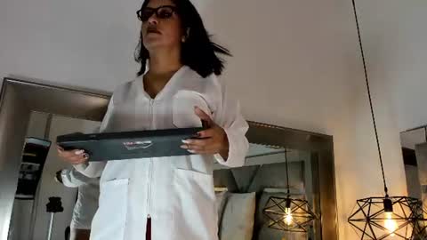 Snapshot of slut_milf_ chatting on 06.24.26 slut_milf_ online show from 06.24.26
