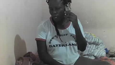 Snapshot of slutmeoutbb chatting on 02.18.25 slutmeoutbb online show from 02.18.25