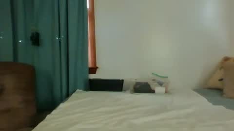 Snapshot of sluttamer72 chatting on 09.16.25 Jade and Thomas online show from 09.16.25