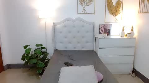 slutty_aurora online show from 02.17.25