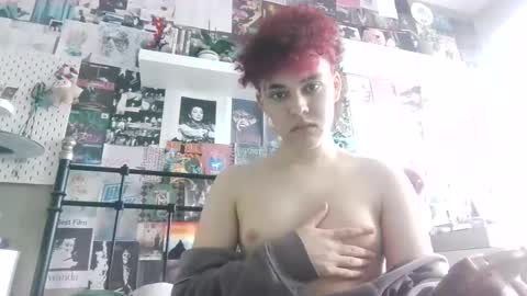Snapshot of sluttyfemtwinky chatting on 02.19.26 sluttyfemtwinky online show from 02.19.26