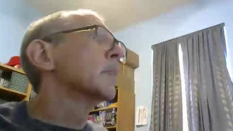 Snapshot of sluttyslave81 chatting on 04.22.26 sluttyslave81 online show from 04.22.26