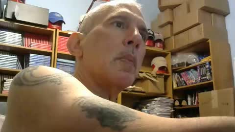 Snapshot of sluttyslave81 chatting on 04.27.26 sluttyslave81 online show from 04.27.26