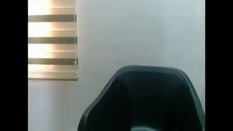 Snapshot of slutxcorn chatting on 12.02.25 slutxcorn online show from 12.02.25