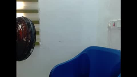 Snapshot of slutxcorn chatting on 12.16.25 slutxcorn online show from 12.16.25