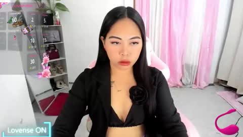 Snapshot of slutyshaine chatting on 05.19.26 slutyshaine online show from 05.19.26