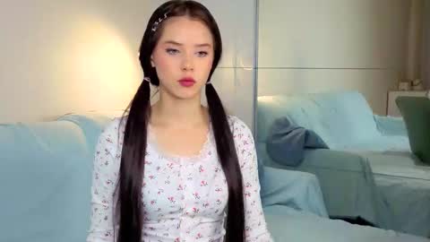 Snapshot of slyshypie chatting on 09.16.25 Lily online show from 09.16.25
