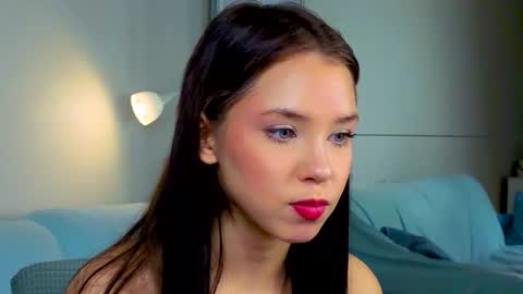 Snapshot of slyshypie chatting on 09.18.25 Lily online show from 09.18.25