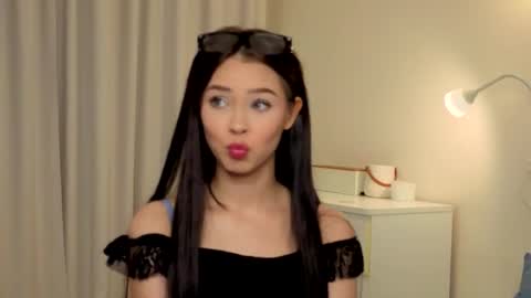 Snapshot of slyshypie chatting on 10.10.25 Lily online show from 10.10.25