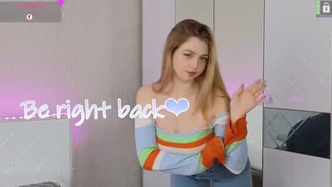 Snapshot of small_blondee chatting on 02.21.25 Emily online show from 02.21.25