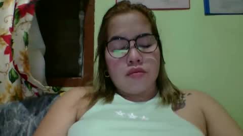 Snapshot of small_boobs59 chatting on 02.13.26 Lovewella online show from 02.13.26