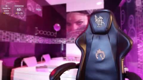 Small Hot19 online show from 03.28.26