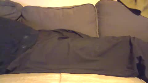 smallandshy1980 online show from 01.10.26