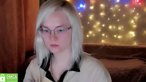 smallimpmeili online show from 12.04.25