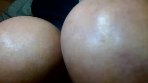 smallmalelass online show from 01.01.25