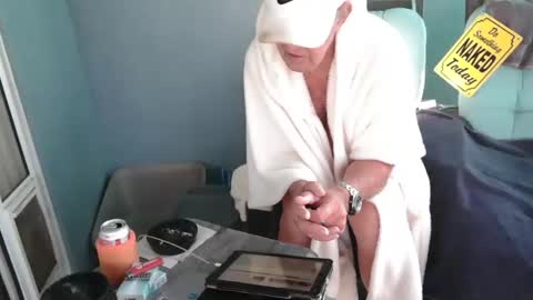 Snapshot of smallpenisbigtongue chatting on 12.19.25 Daddy online show from 12.19.25