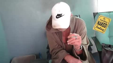 Snapshot of smallpenisbigtongue chatting on 01.06.26 Daddy online show from 01.06.26