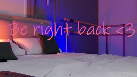 Snapshot of smiley_mia_ chatting on 02.01.25 Mia online show from 02.01.25