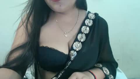 Snapshot of smiley_queen99 chatting on 05.16.26 smiley online show from 05.16.26