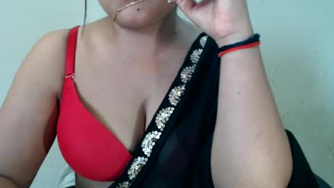 Snapshot of smiley_queen99 chatting on 06.27.26 smiley online show from 06.27.26