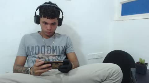 Snapshot of smith_benjamin_ chatting on 02.03.25 benja online show from 02.03.25