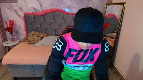 Snapshot of smith_grey chatting on 01.10.26 smith grey online show from 01.10.26