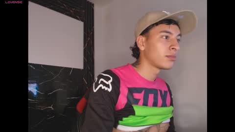 Snapshot of smith_grey chatting on 02.14.26 smith grey online show from 02.14.26