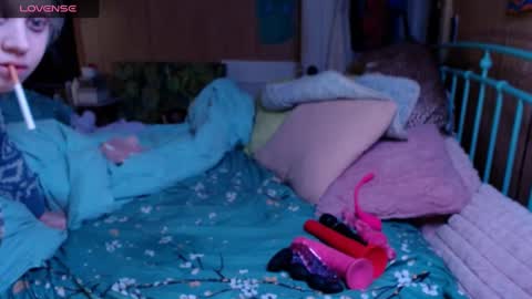 Snapshot of smokydian chatting on 02.11.25 DIAN dee-ann online show from 02.11.25