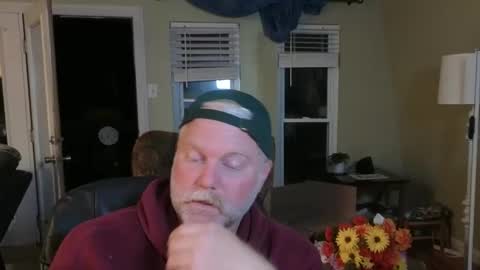 Snapshot of smokymountanman chatting on 10.22.25 smokymountanman online show from 10.22.25