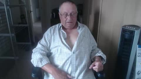 Snapshot of smoothmutton chatting on 10.01.25 smoothmutton online show from 10.01.25