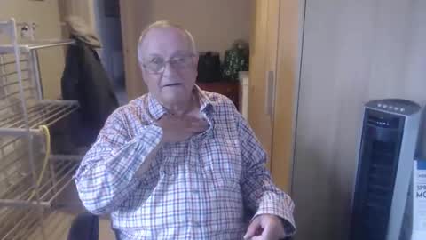 Snapshot of smoothmutton chatting on 10.20.25 smoothmutton online show from 10.20.25