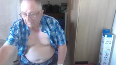 Snapshot of smoothmutton chatting on 05.25.26 smoothmutton online show from 05.25.26