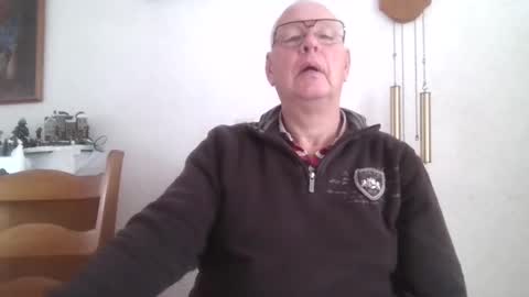 Snapshot of smoothy5460 chatting on 12.28.24 smoothy5460 online show from 12.28.24