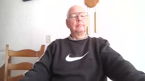 Snapshot of smoothy5460 chatting on 02.18.25 smoothy5460 online show from 02.18.25