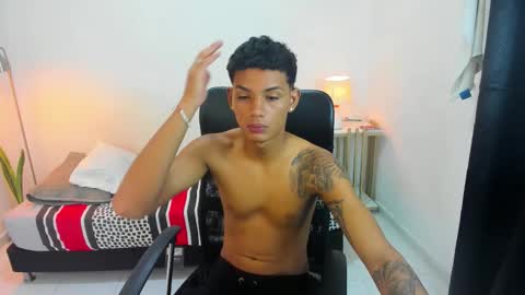 Snapshot of snak_master1 chatting on 10.15.25 snak_master1 online show from 10.15.25