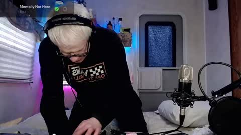 Viiscount  Snarfle Von Snarfenberg online show from 03.04.25