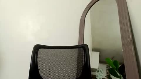 Snapshot of sneaky_link2 chatting on 05.17.26 papi online show from 05.17.26
