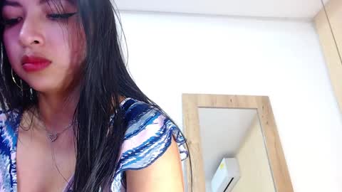 Snapshot of sneakyy_fantasy chatting on 12.14.24 Hellen online show from 12.14.24