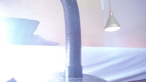 Snapshot of sneakyy_fantasy chatting on 12.21.24 Hellen online show from 12.21.24