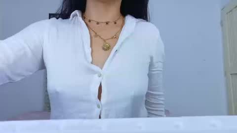 Snapshot of sneakyy_fantasy chatting on 02.26.26 Hellen online show from 02.26.26