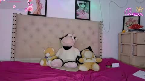 Snapshot of sneakyy_fantasy chatting on 06.14.26 Hellen online show from 06.14.26