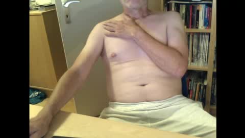Snapshot of sneaxfreund chatting on 06.24.26 sneaxfreund online show from 06.24.26