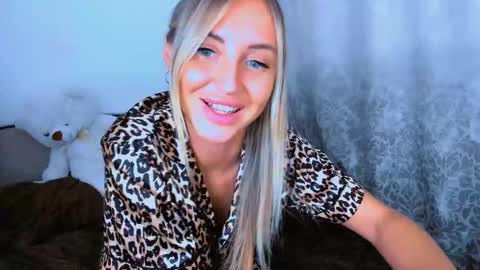 Sneja online show from 11.27.25