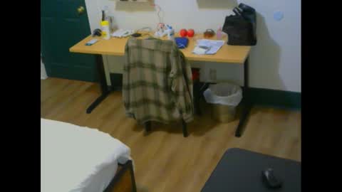 Snapshot of snizniz chatting on 12.30.24 snizniz online show from 12.30.24