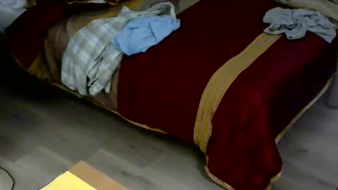 Snapshot of snizniz chatting on 01.28.25 snizniz online show from 01.28.25