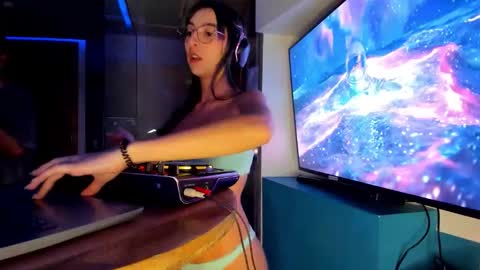 snowbabyxox online show from 11.23.25