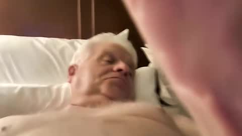 Snapshot of snowman9662 chatting on 11.04.25 snowman9662 online show from 11.04.25