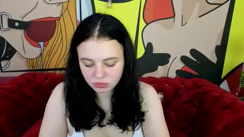 Snapshot of snowwhite_bella chatting on 11.10.25 snowwhite_bella online show from 11.10.25